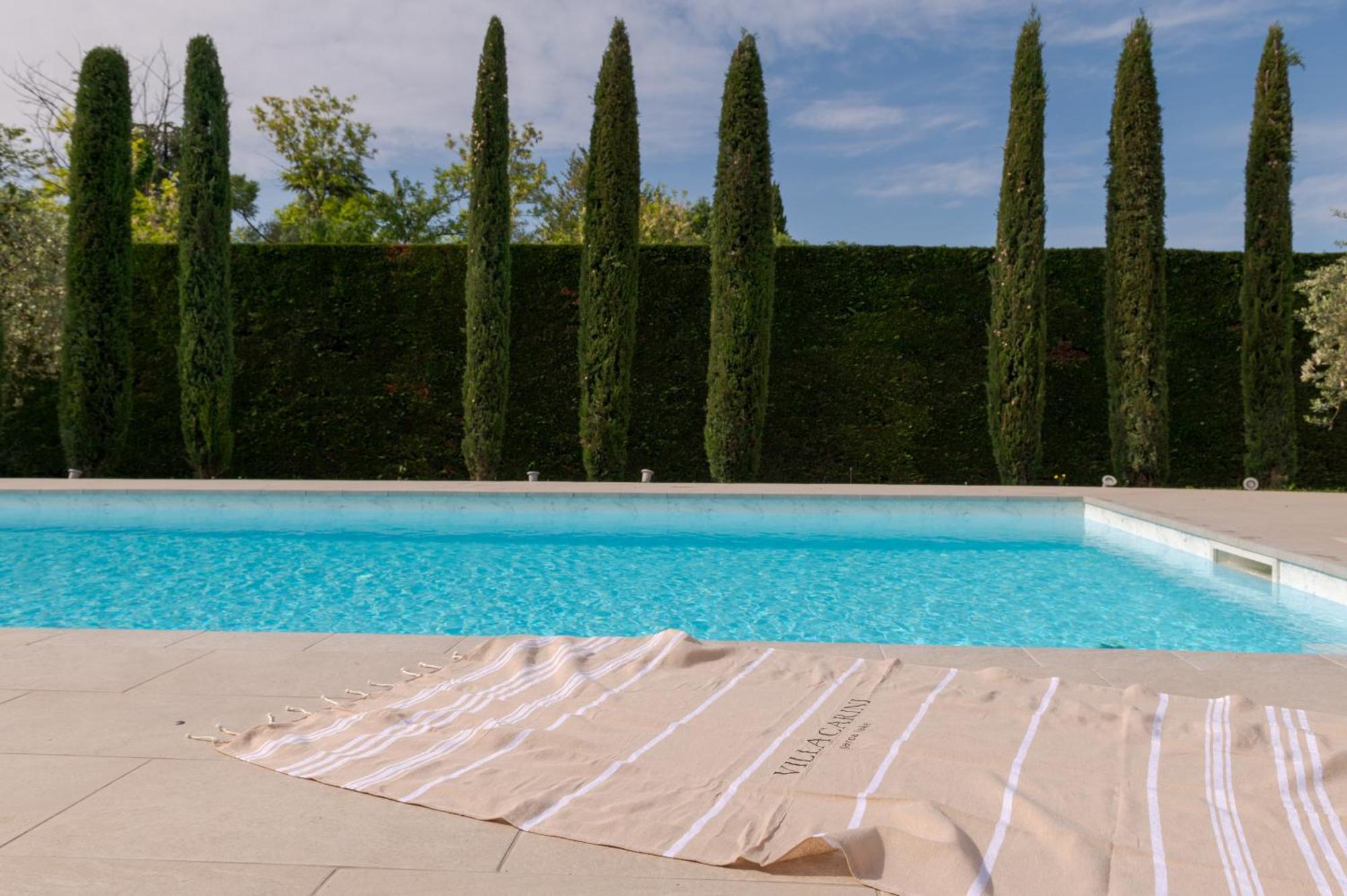 Villa Carini With 3000 Mq Garden & Heated Pool กัสเตลนูโอโว เดล การ์ดา ภายนอก รูปภาพ