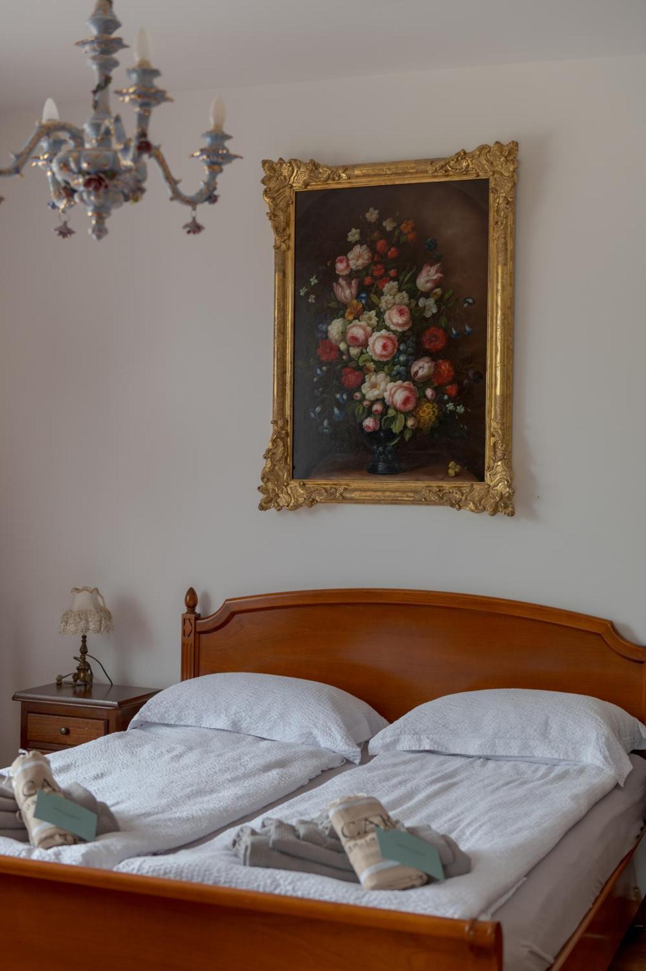 Villa Carini With 3000 Mq Garden & Heated Pool กัสเตลนูโอโว เดล การ์ดา ภายนอก รูปภาพ